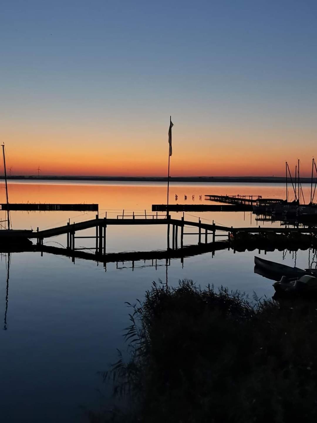 Seeliebe, 300 Meter Zum Wasser, Mit Terrasse Und Garten Lembruch Exterior foto